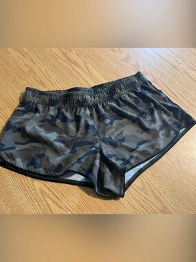 #🎉🎉🎉❌3/10$ ❌🎉🎉🎉
George Women's Camo Athletic Shorts in Olive Green and Black Tr